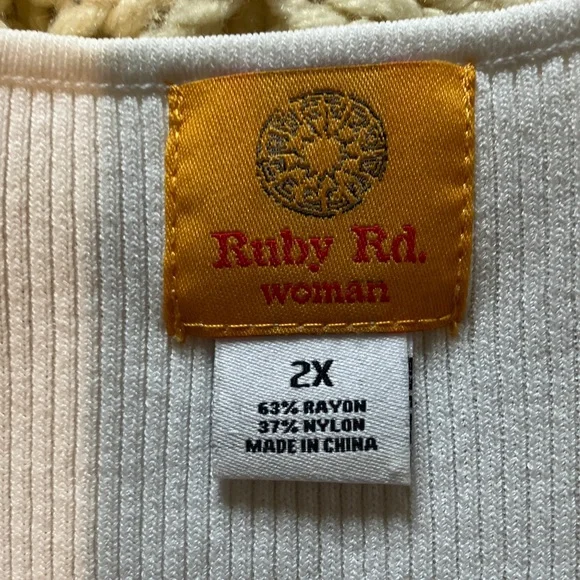 Ruby Rd. White Ribbed Knit Top - Picture 2 of 4